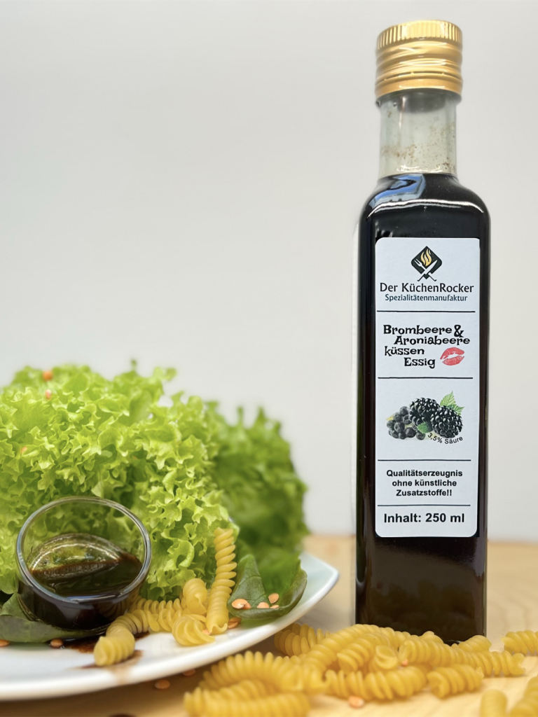 Brombeere und Aroniabeere Essig
